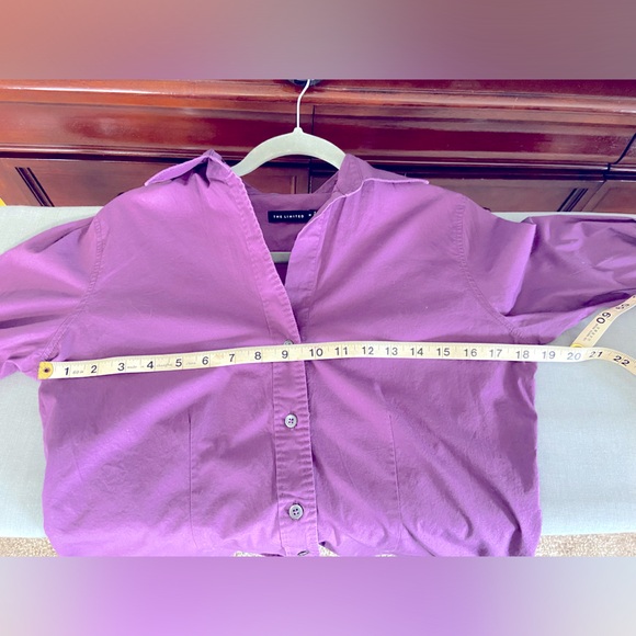 The Limited ladies fitted button down long sleeve shirt size M - Picture 2 of 7